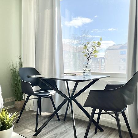 Tammer Huoneistot - City Suite 1 - Sauna, Balcony & Free Parking 탐페레 외부 사진