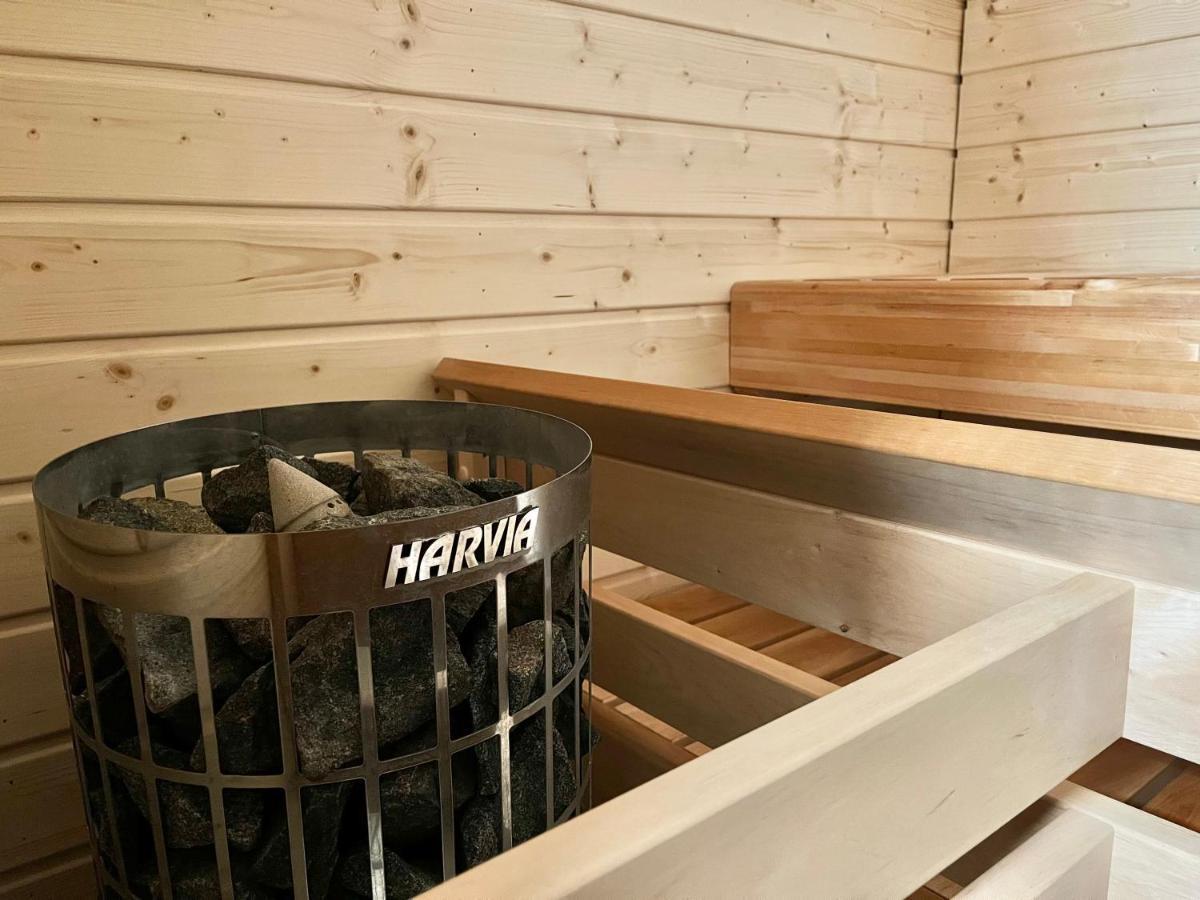 Tammer Huoneistot - City Suite 1 - Sauna, Balcony & Free Parking 탐페레 외부 사진